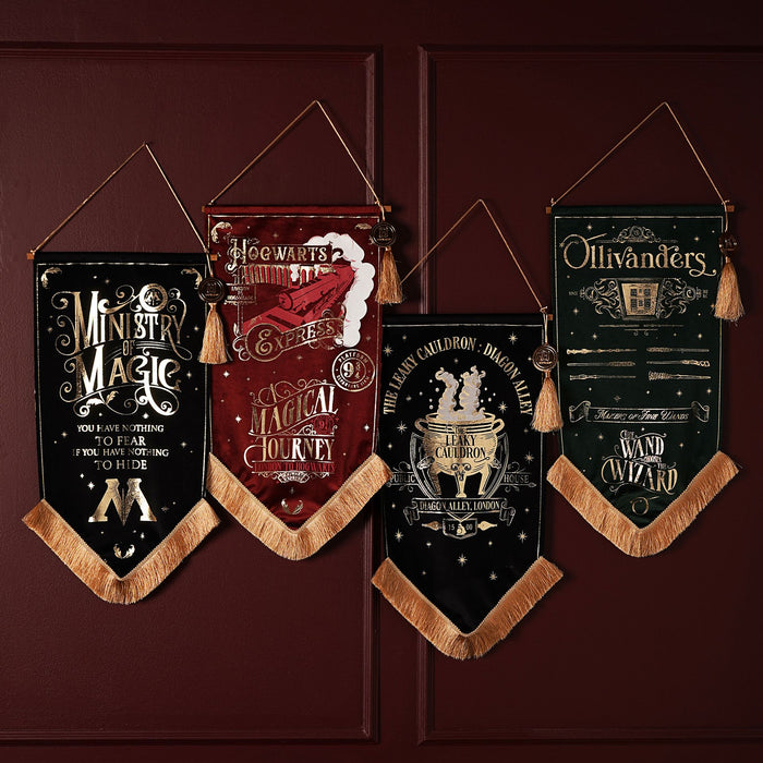 Warner Bros Harry Potter Alumni Banner - Ollivanders
